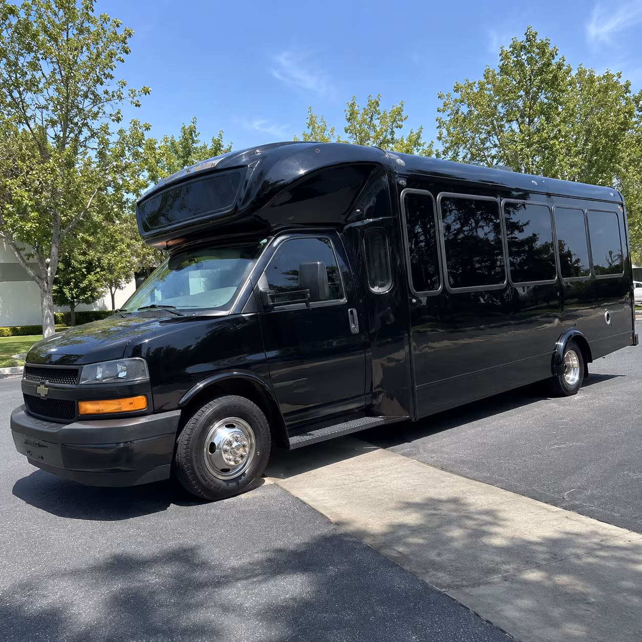 clearwater 15 passenger party bus